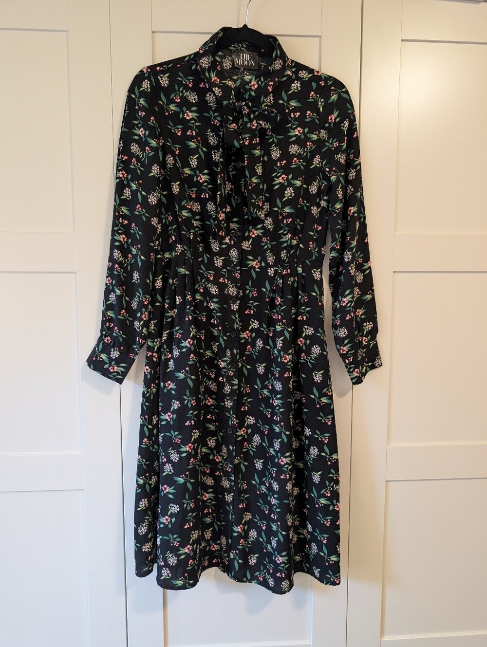 Floral Black Tie-Neck Midi Dress - Moon